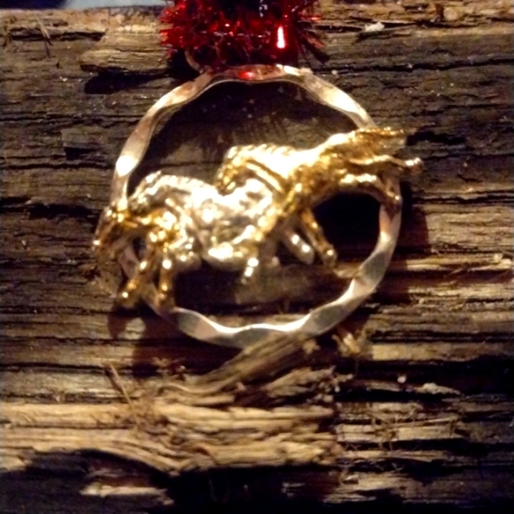 Horses pendent